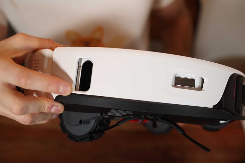 Wall sensor on the Roborock S8 Pro Ultra
